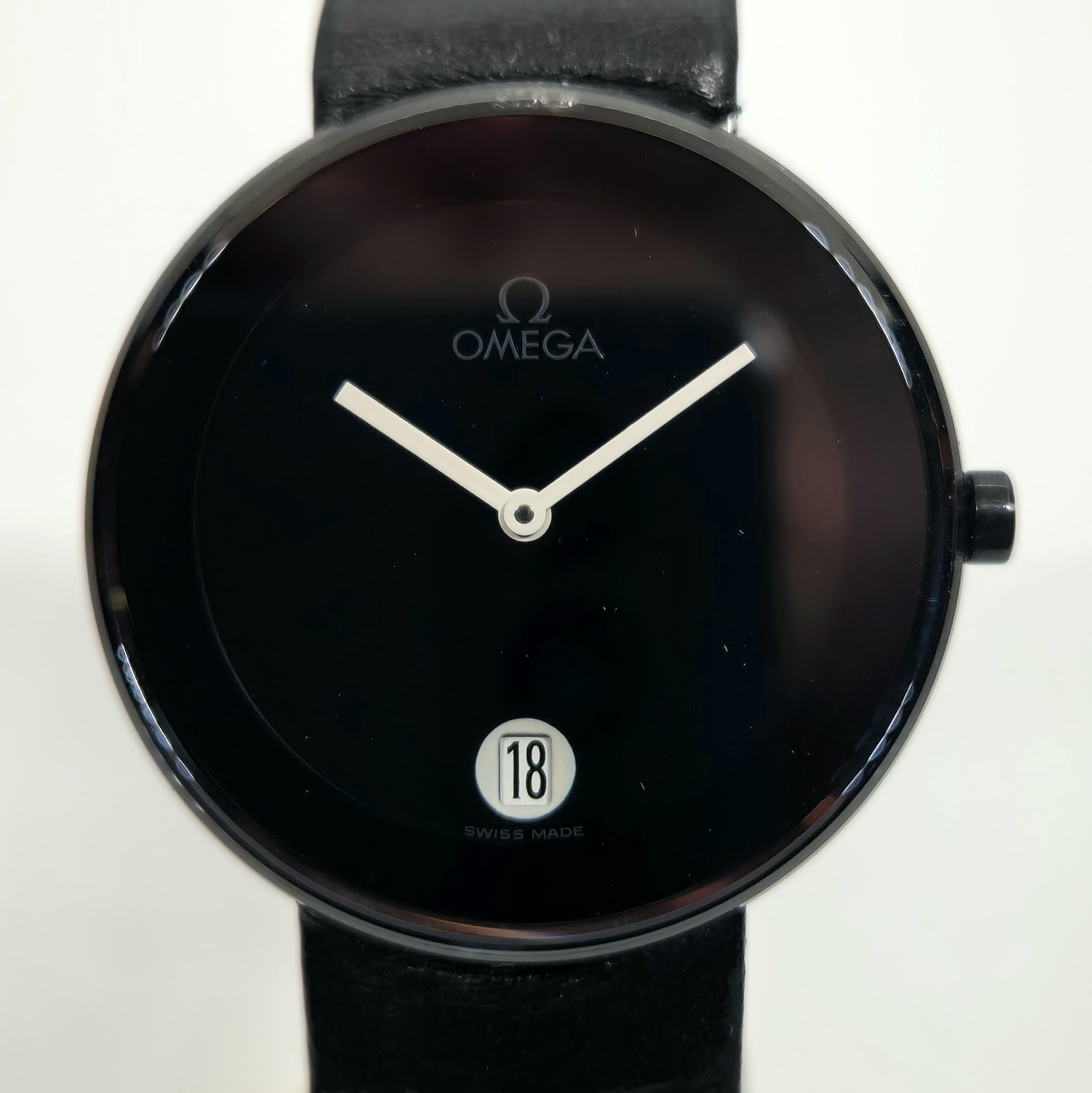 Reloj Omega Art Collection Negro acero PVD negro esfera lacada minimalista en Joyería Recoleta