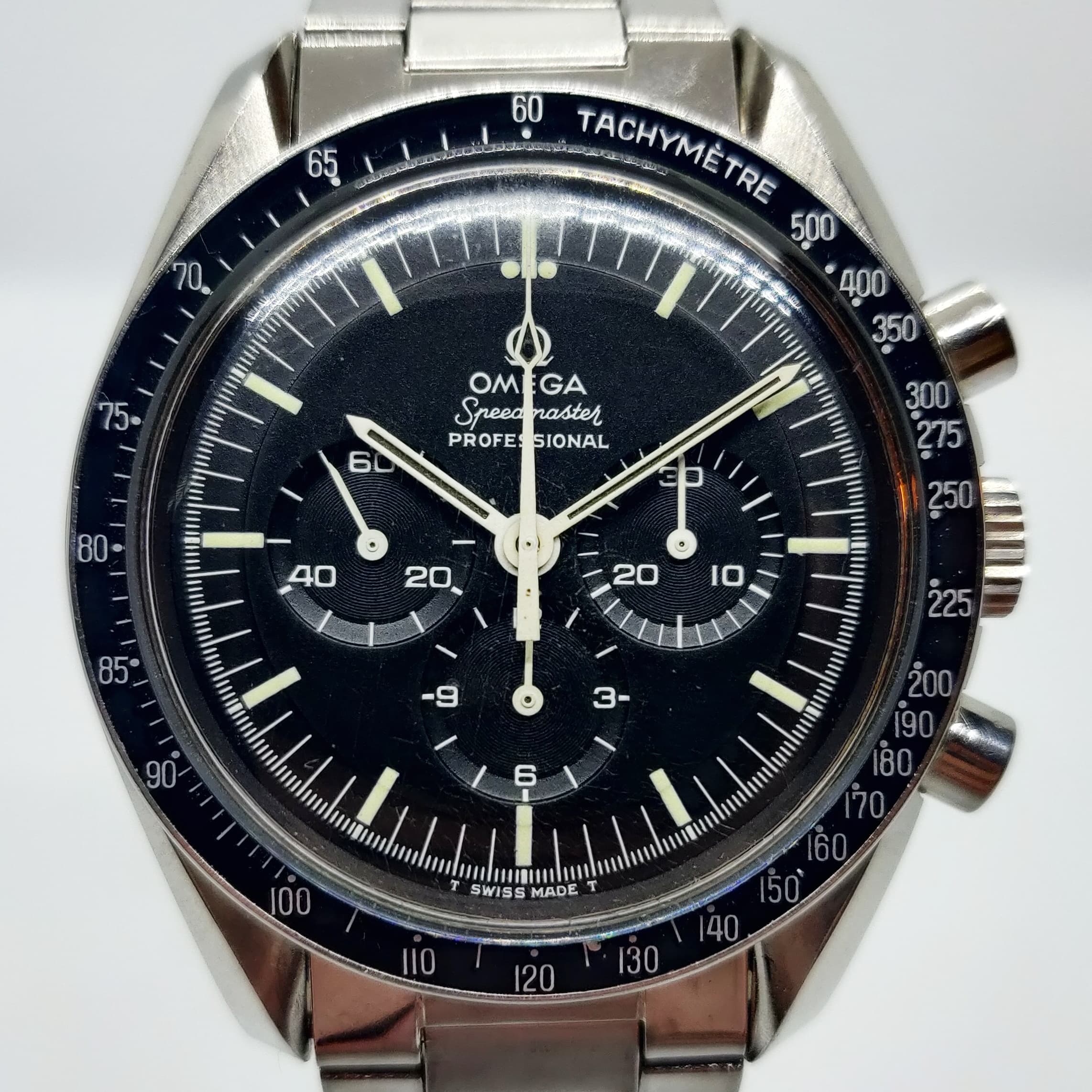 Reloj cronógrafo Omega Speedmaster Professional acero inoxidable con bisel taquímetro negro vintage en Joyería Recoleta