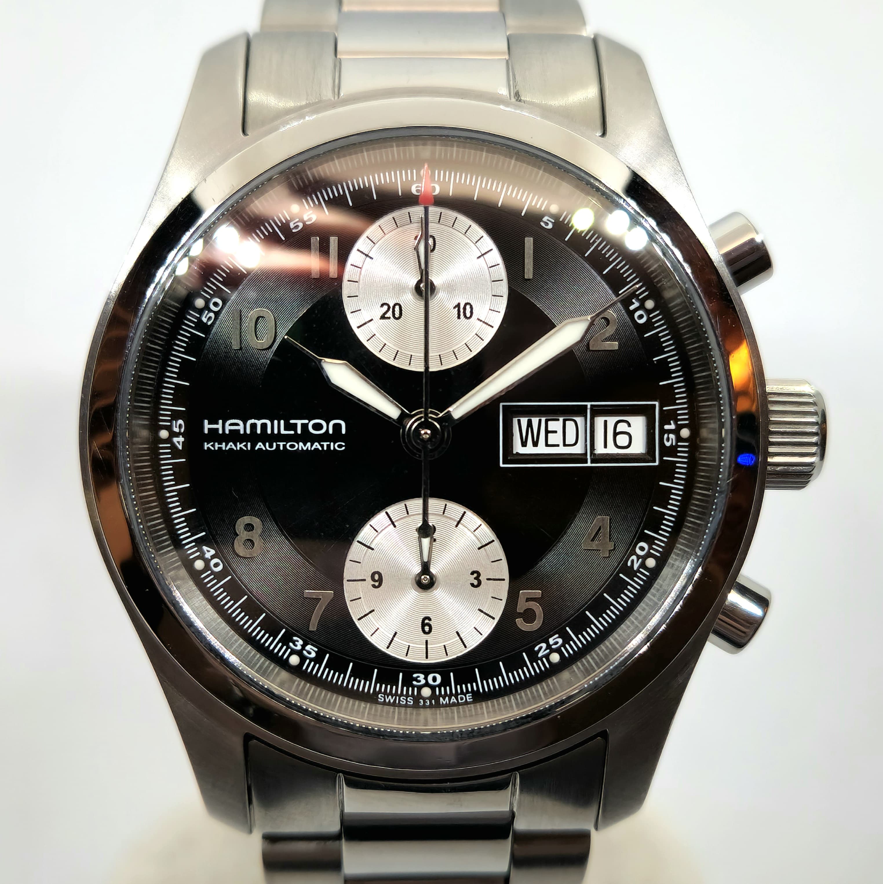 Reloj cronógrafo Hamilton Khaki Field automático en acero con esfera negra en Joyería Recoleta