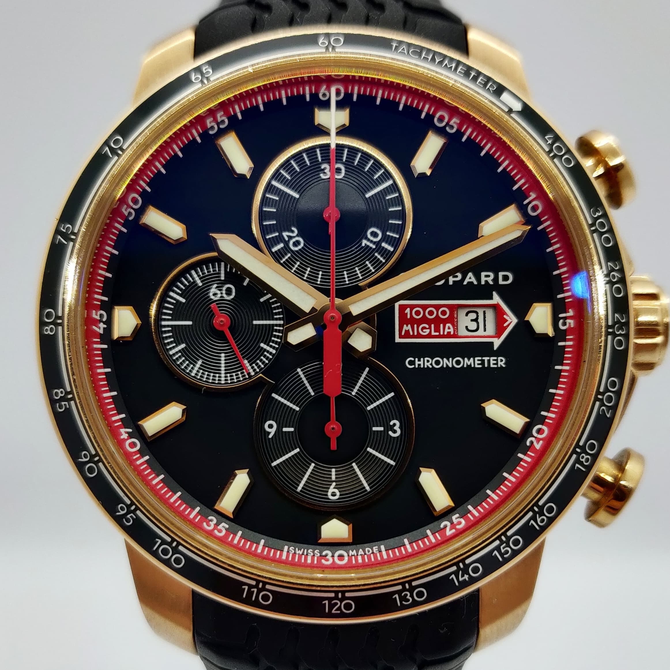Reloj cronógrafo Chopard Mille Miglia GTS en oro rosa con esfera negra y roja en Joyería Recoleta