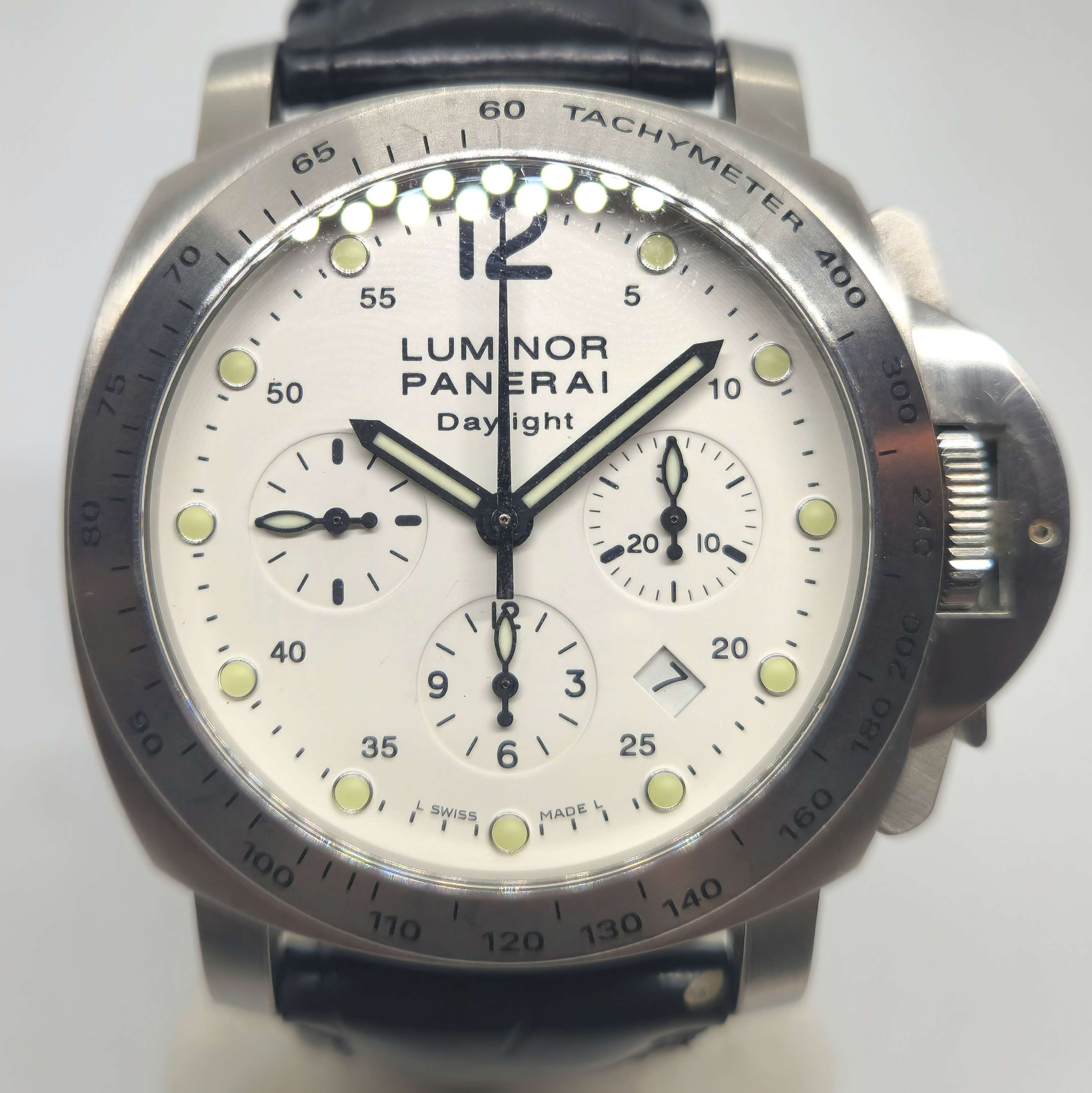 Reloj Panerai Luminor Daylight cronógrafo en acero con esfera blanca y taquímetro en Joyería Recoleta