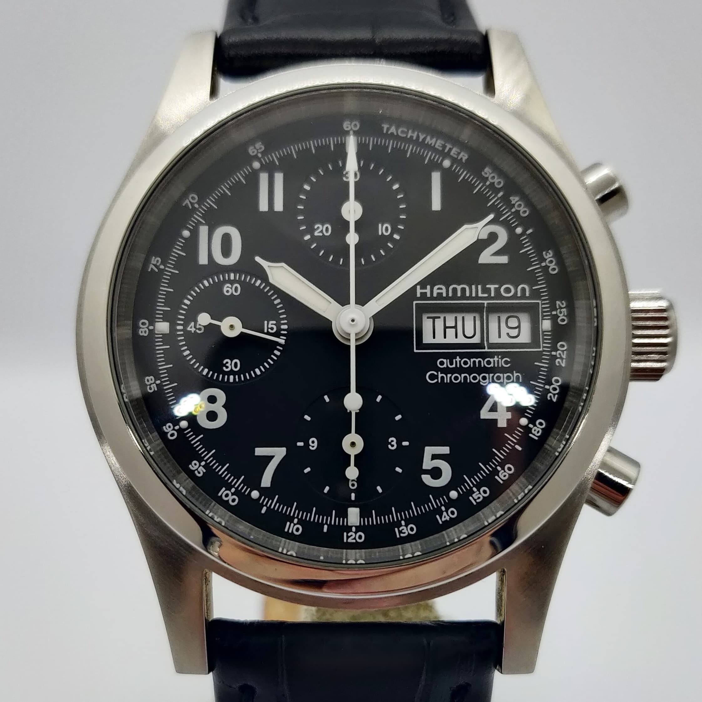 Reloj Hamilton Khaki Chrono automático en acero con esfera negra y fecha en Joyería Recoleta