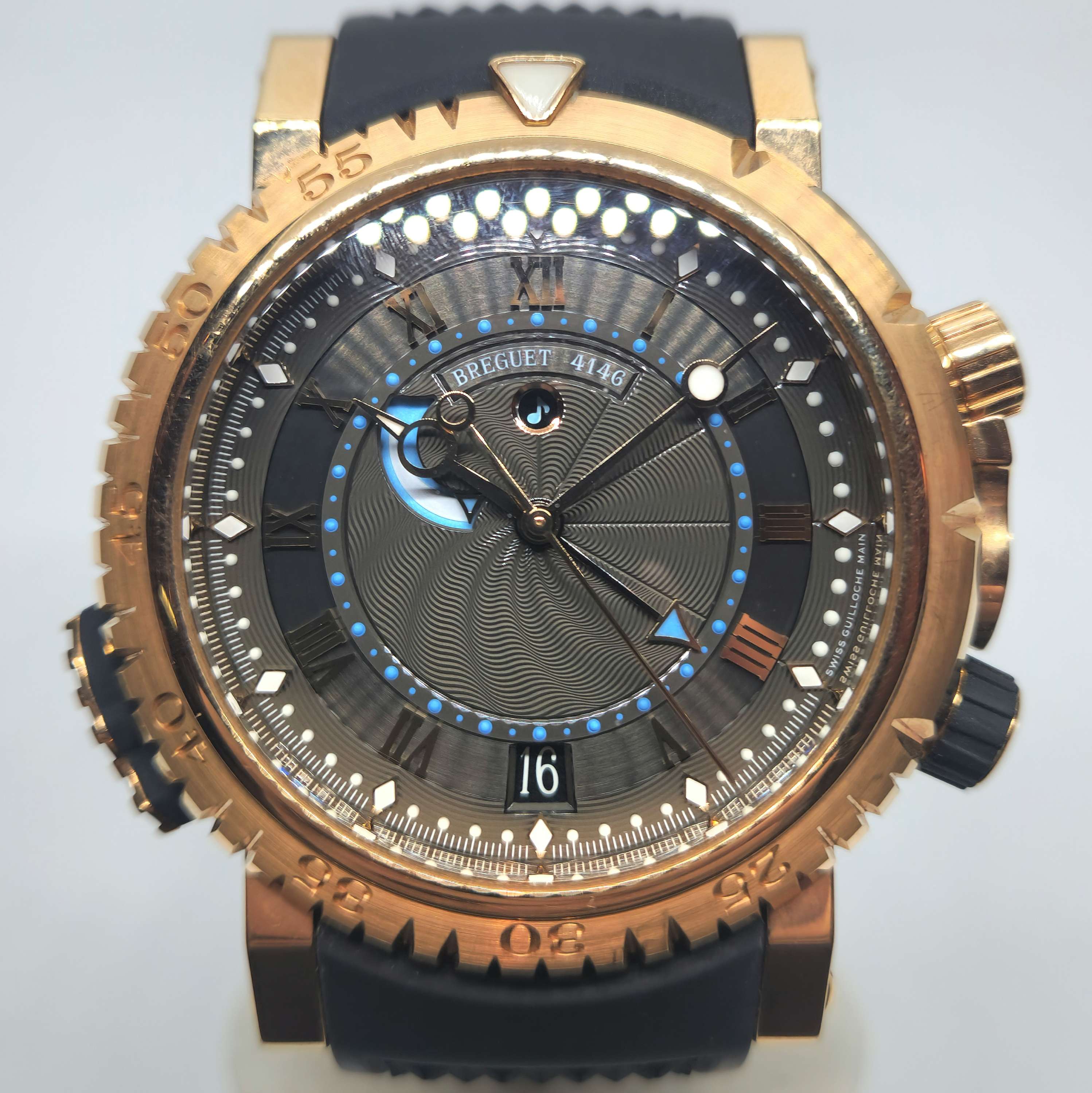 Reloj Breguet Marine Royale en oro rosa con dial guilloche gris y detalles azules en Joyería Recoleta