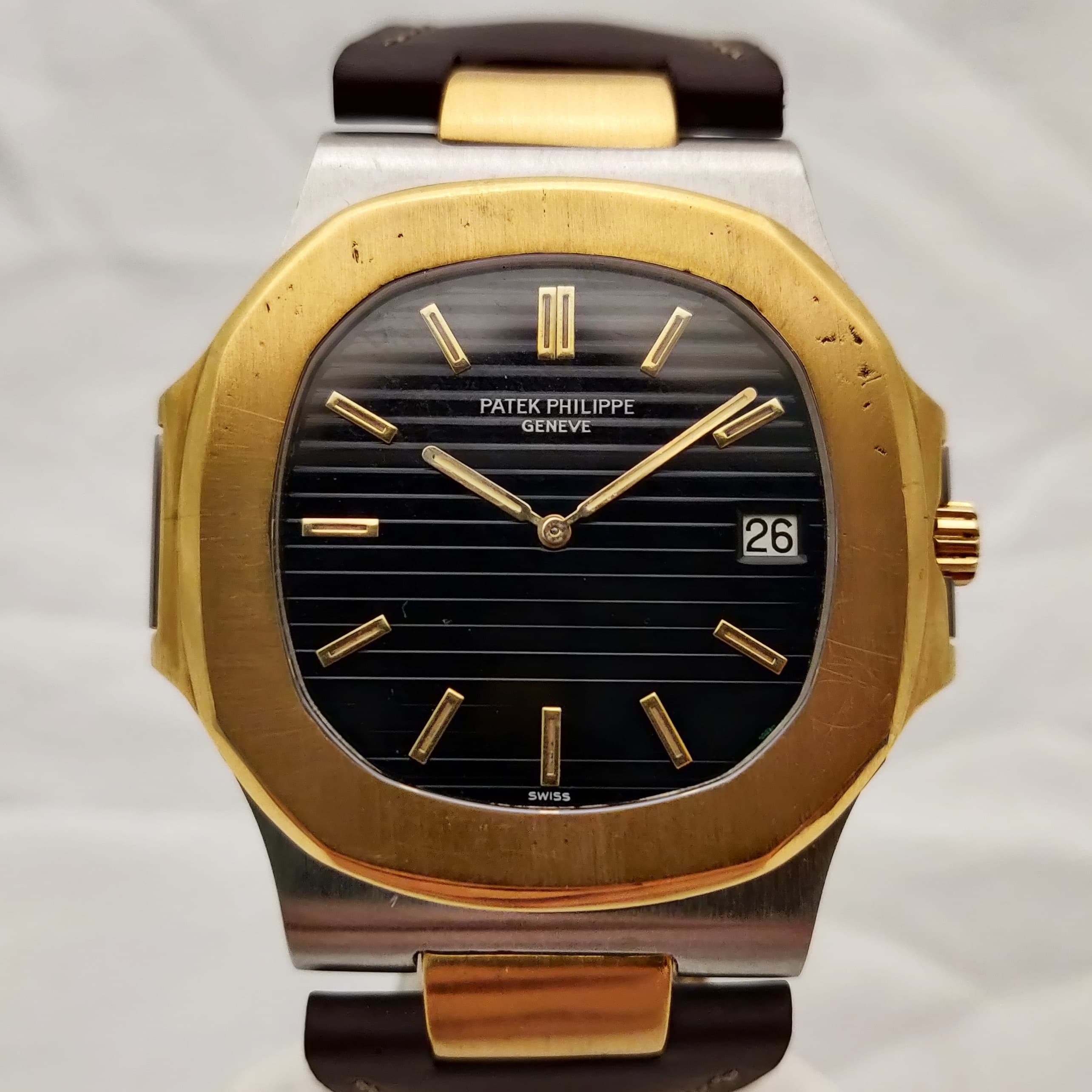 Reloj Patek Philippe Nautilus ref. 3700 bicolor oro amarillo y acero con dial negro en Joyería Recoleta.