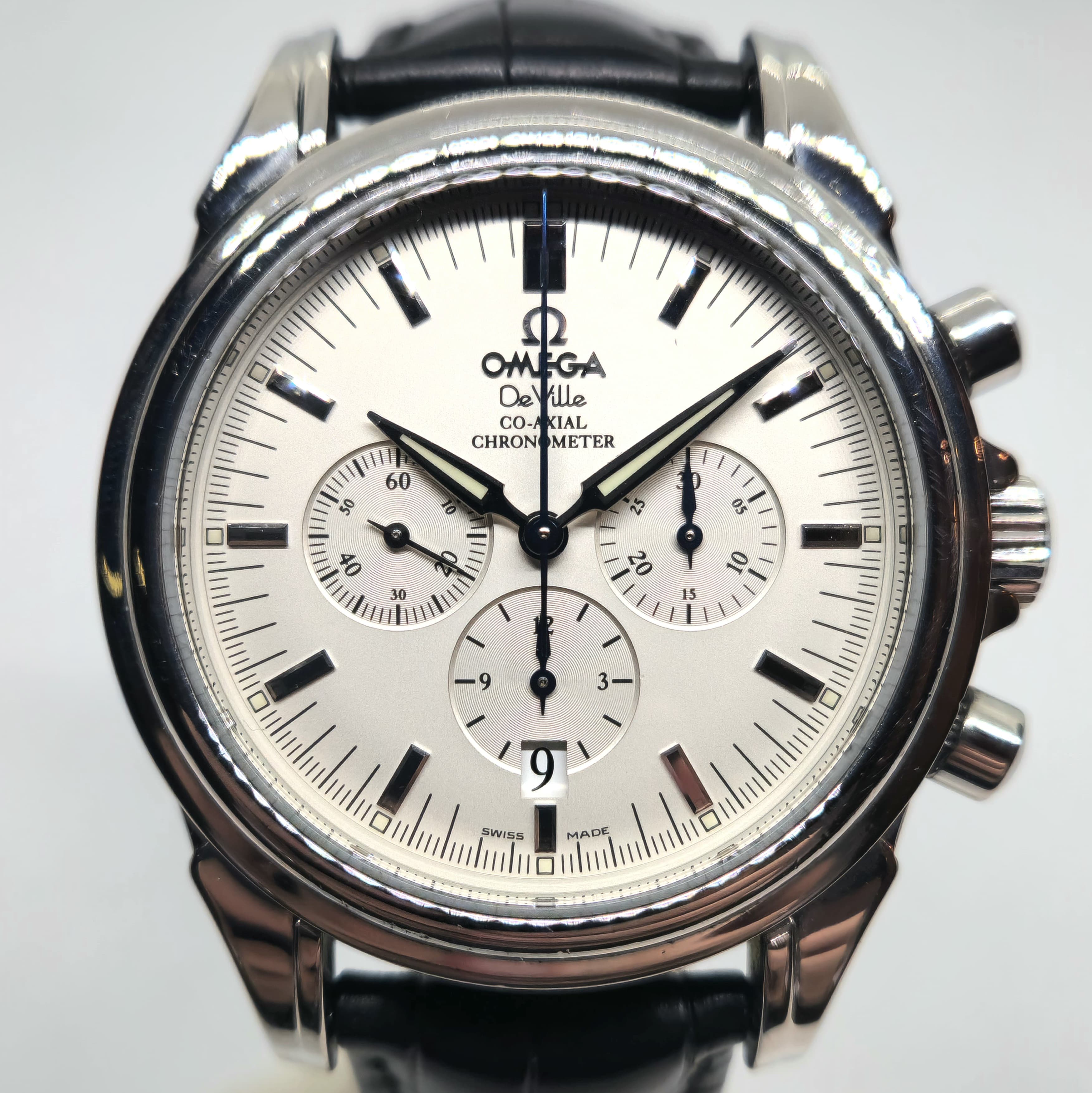 Reloj Omega De Ville Chronometer acero plateado con esfera blanca y subdiales en Joyería Recoleta