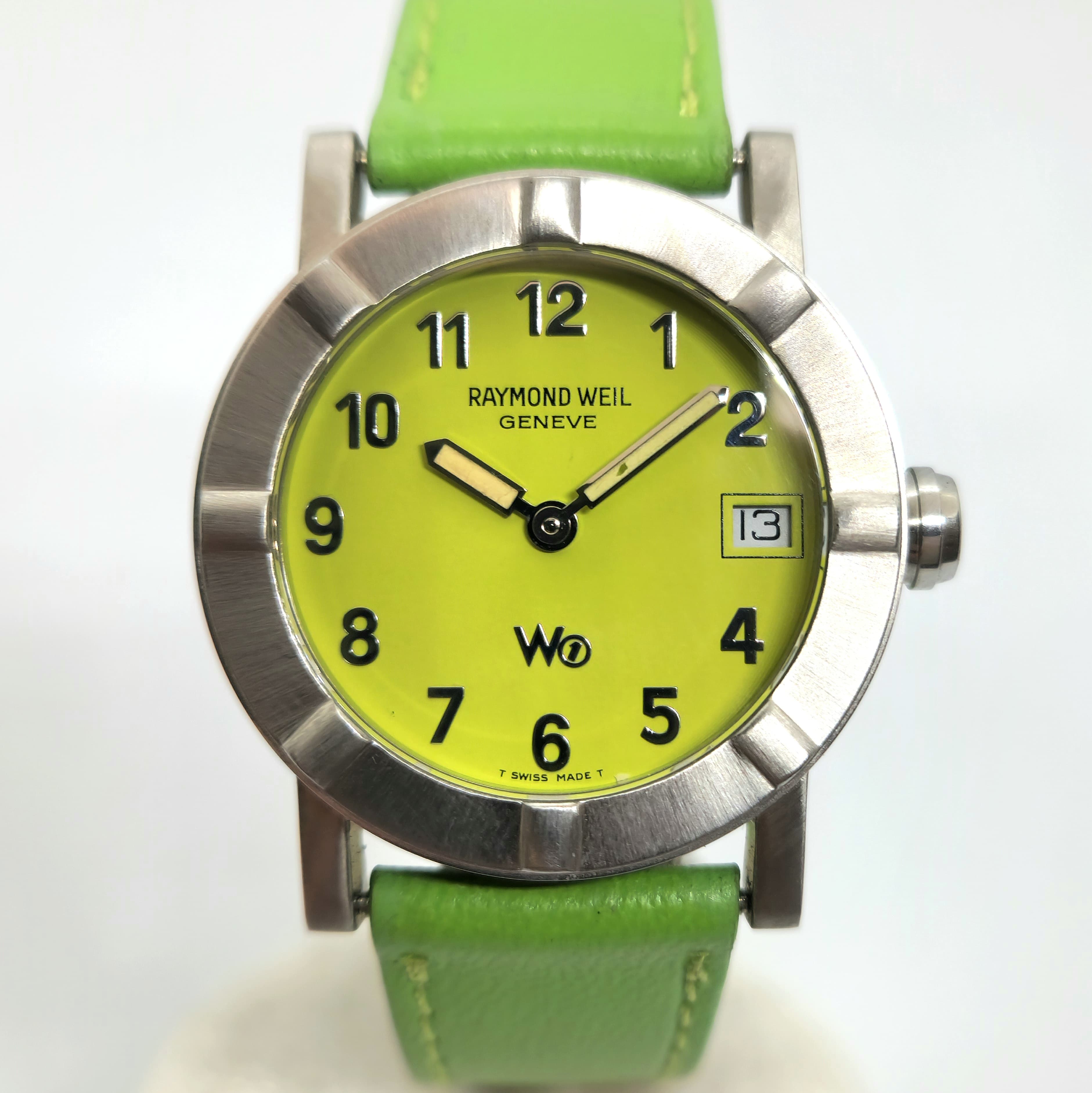 Reloj Raymond Weil W1 acero con dial verde lima y malla verde en Joyería Recoleta