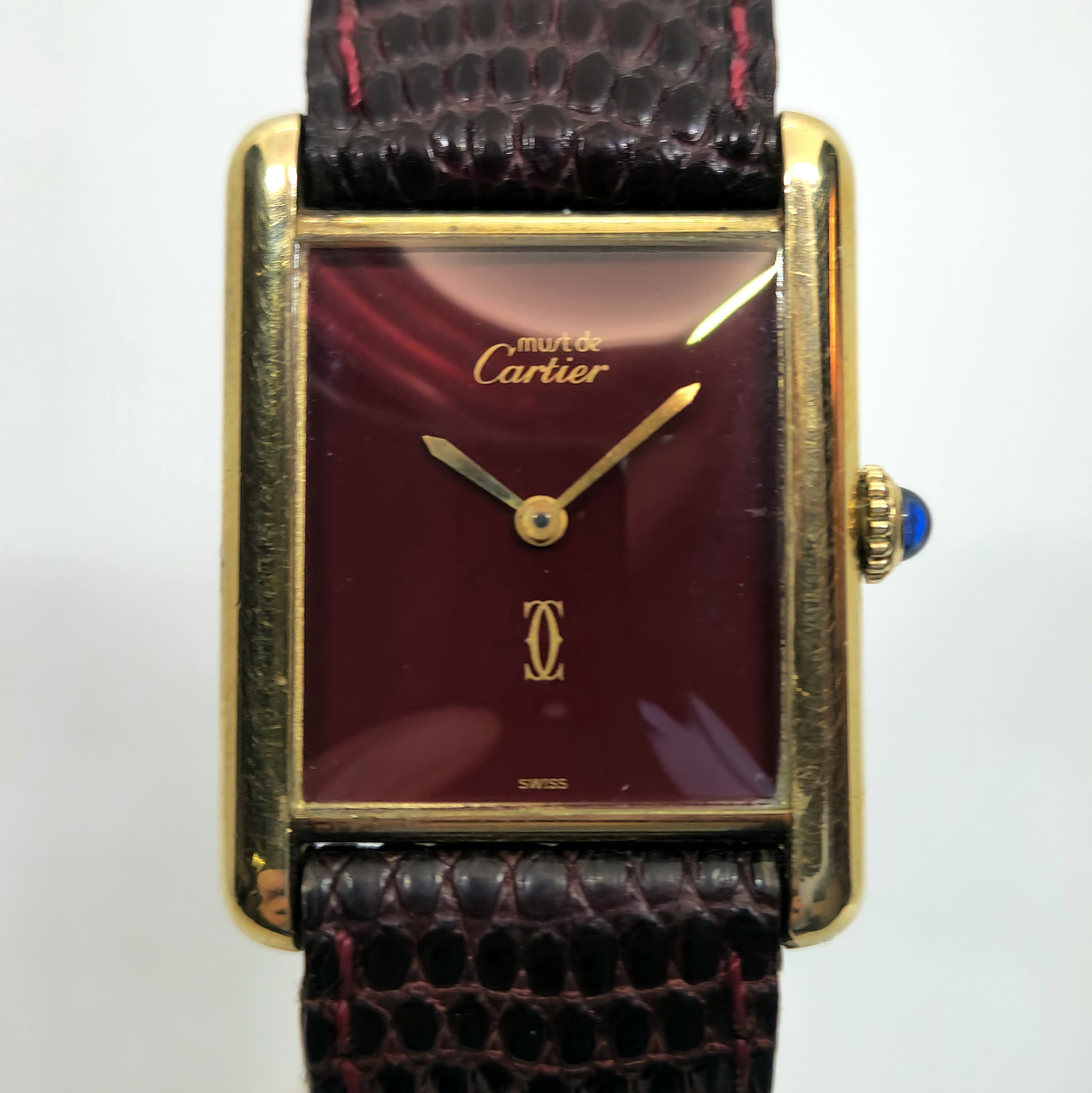 Reloj Must de Cartier Tank vermeil dorado con esfera bordó y correa de lagarto en Joyería Recoleta
