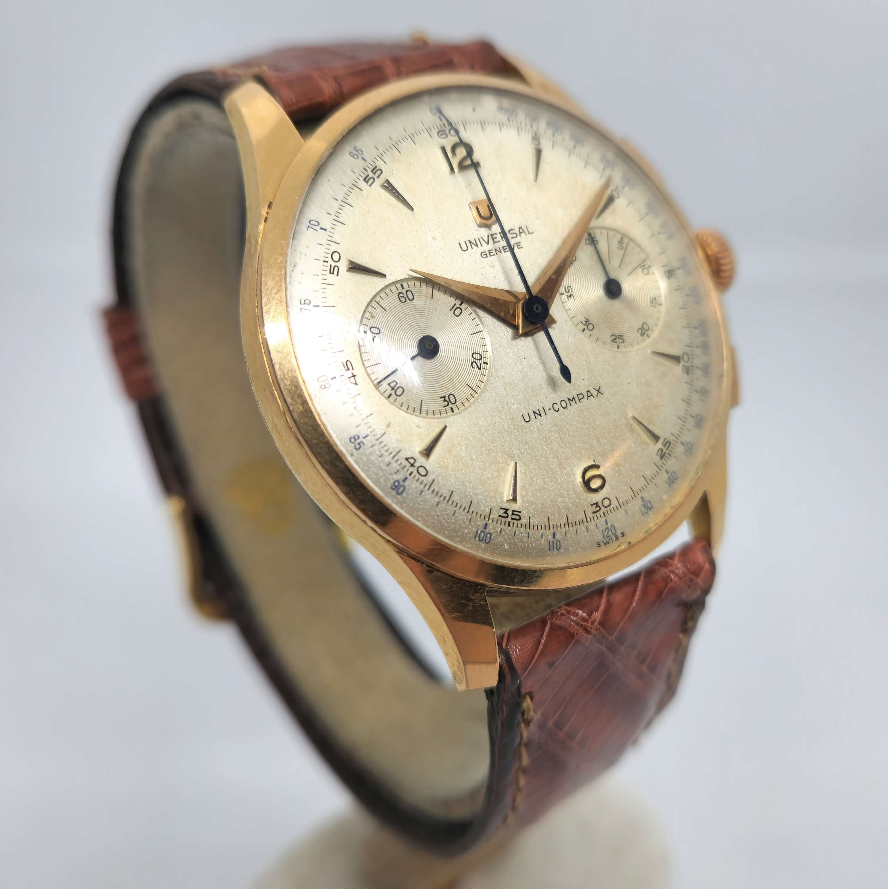Universal Genéve Uni-Compax Oro — Joyería Recoleta