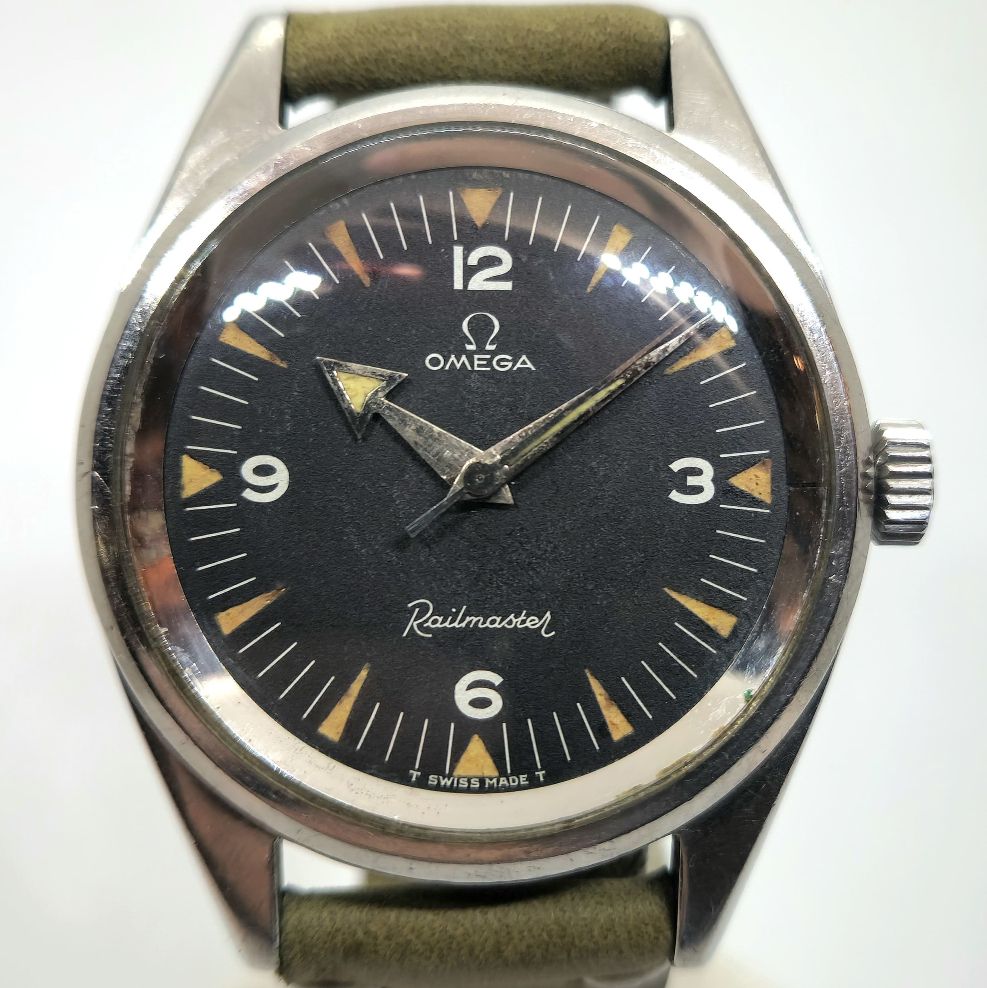 Reloj vintage Omega Railmaster acero con esfera negra e índices tritio en Joyería Recoleta