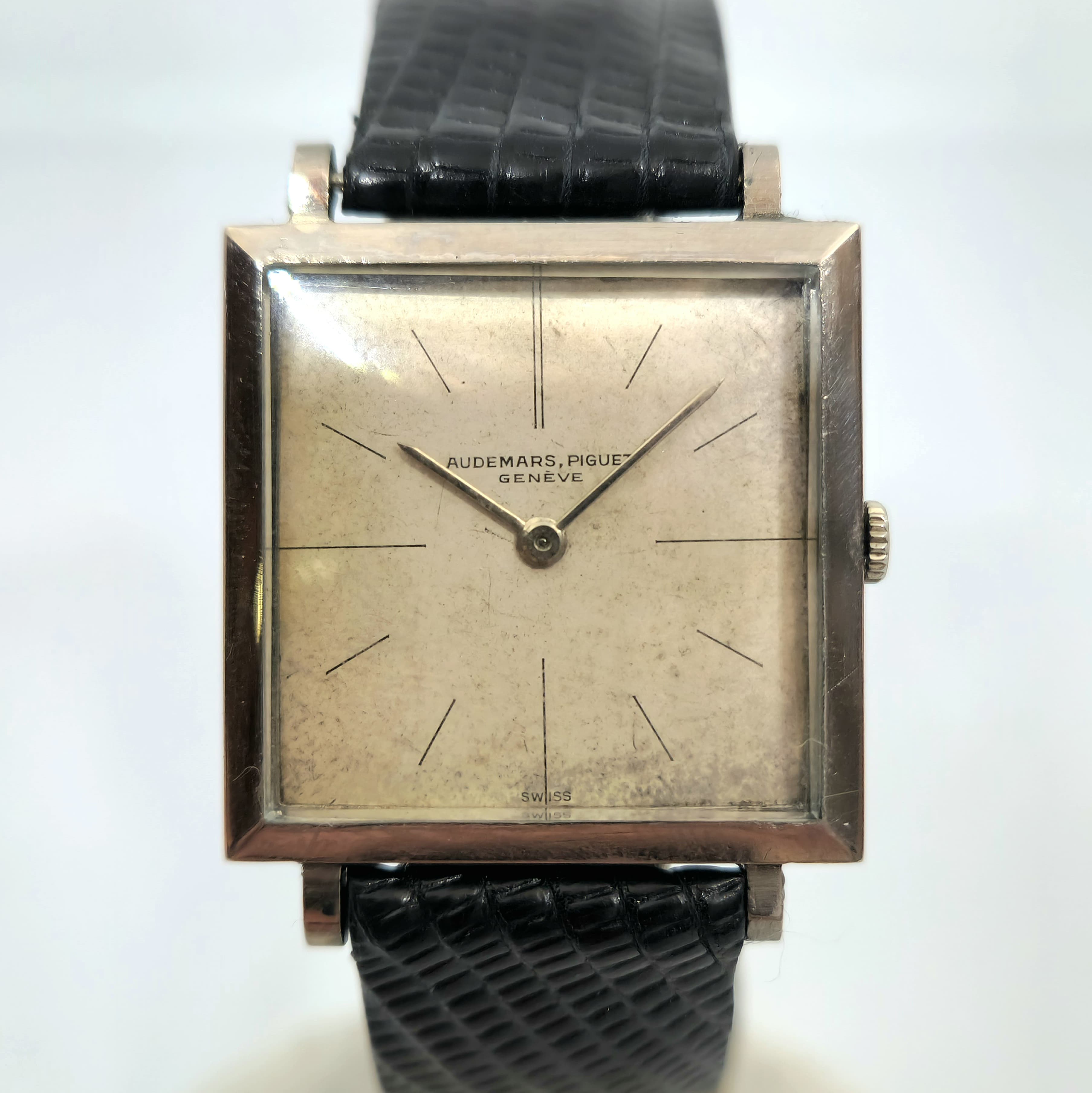 Reloj vintage Audemars Piguet cuadrado en oro blanco con correa de cuero negro en Joyería Recoleta