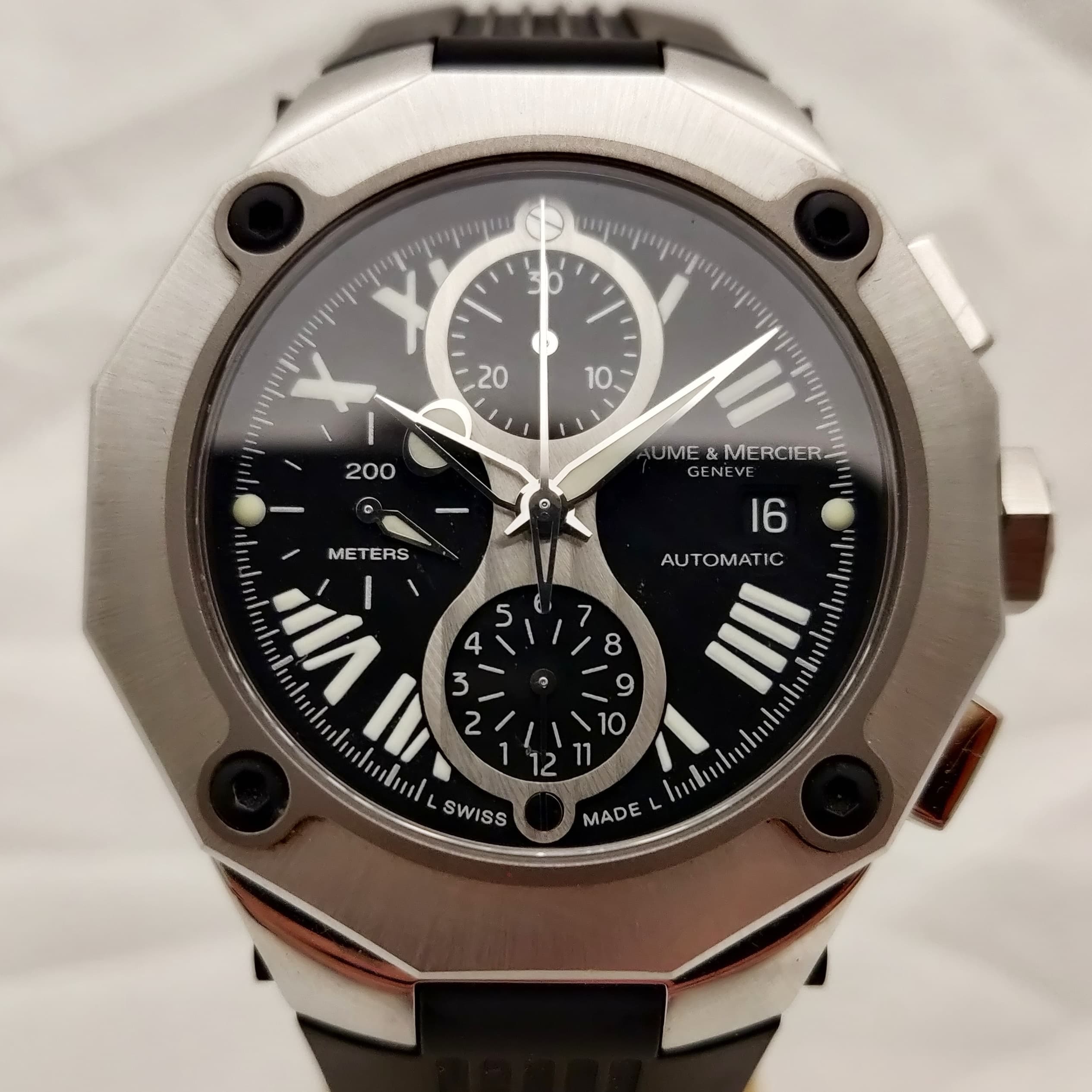 Reloj Baume & Mercier Riviera cronógrafo automático acero negro caucho 200m en Joyería Recoleta