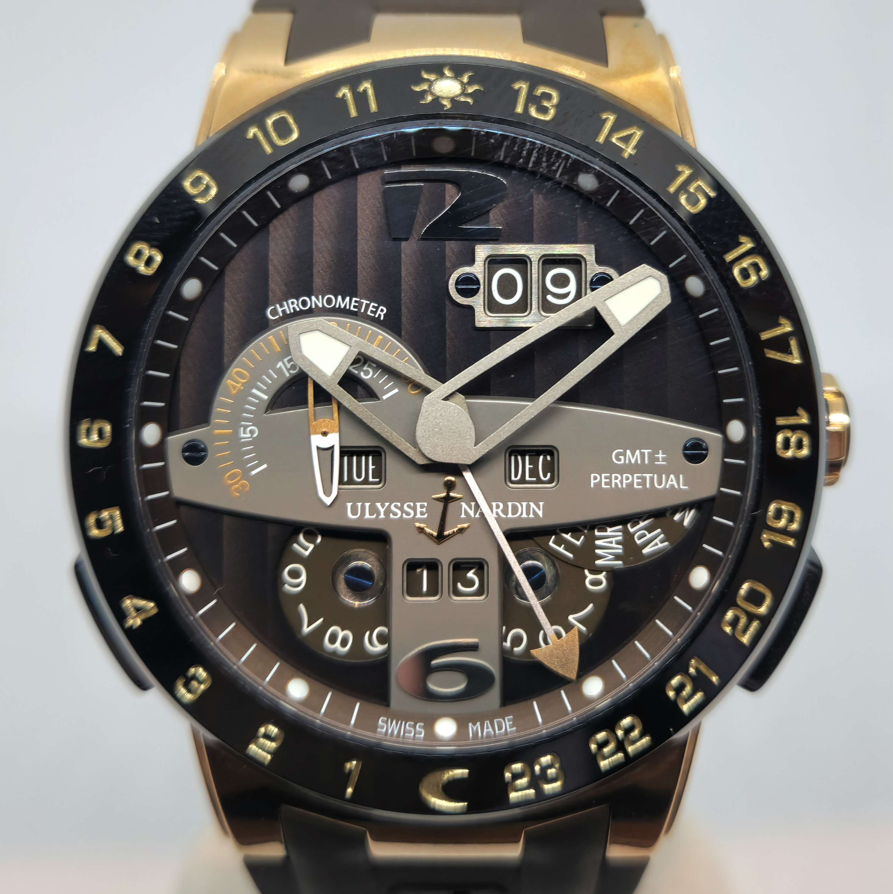 Reloj Ulysse Nardin Black Toro GMT oro rosa calendário perpetuo esfera madera en Joyería Recoleta