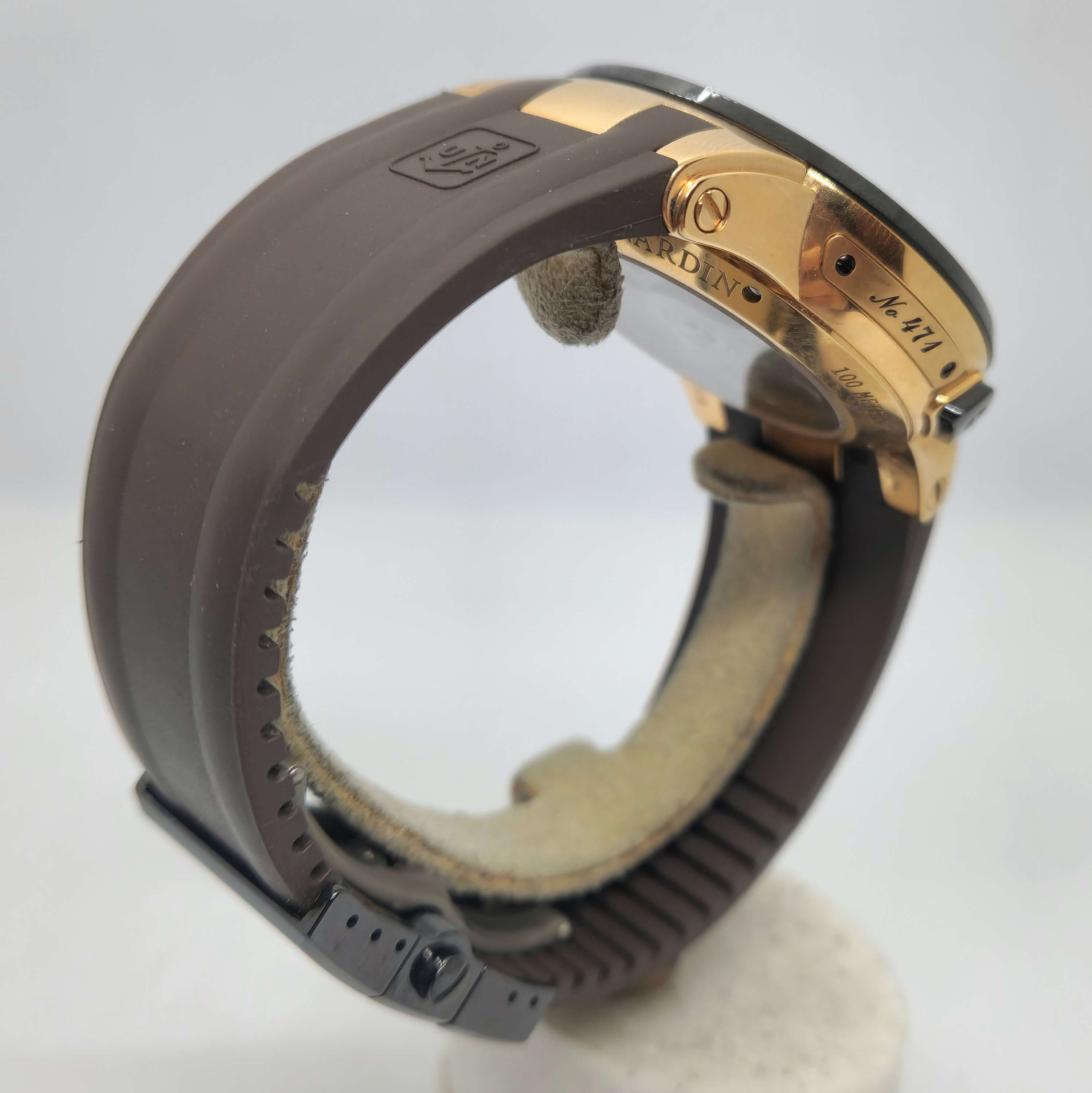Ulysse Nardin Black Toro GMT Calendario Perpetuo — Joyería Recoleta