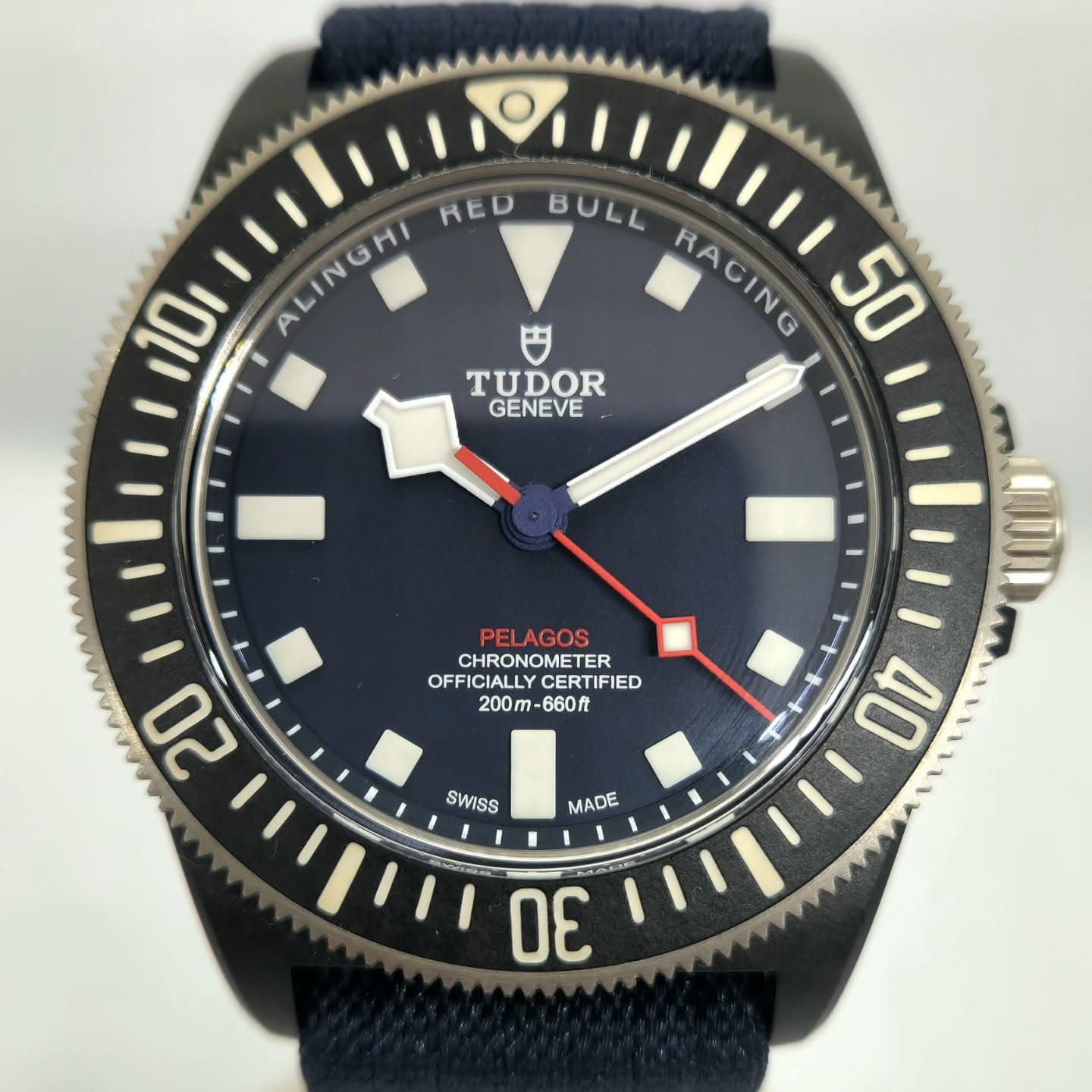 Reloj Tudor Pelagos FXD acero con bisel cerámico negro y esfera azul marino en Joyería Recoleta.