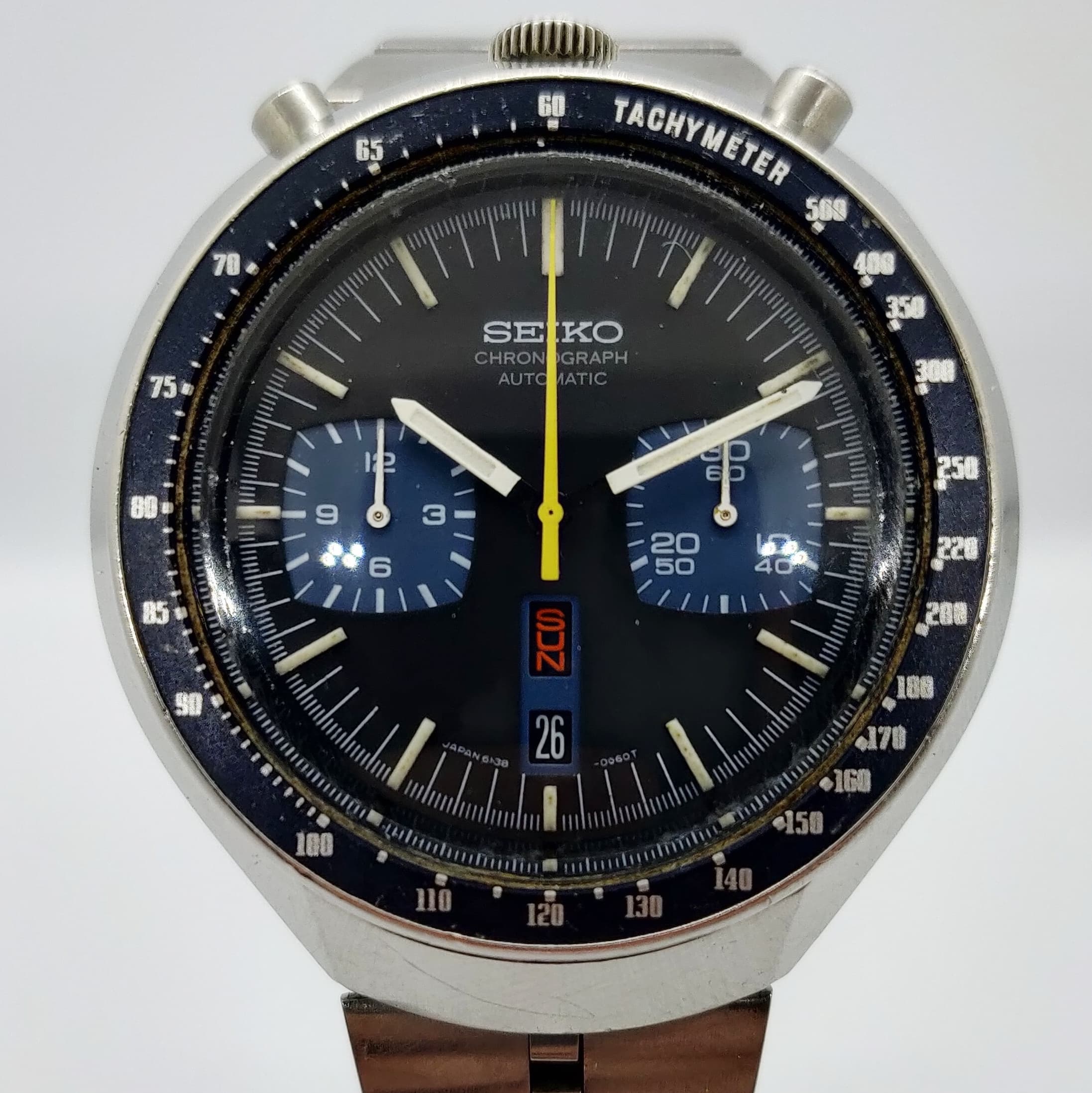 Reloj cronógrafo automático Seiko Bullhead 6138 acero con esfera negra y tacómetro en Joyería Recoleta