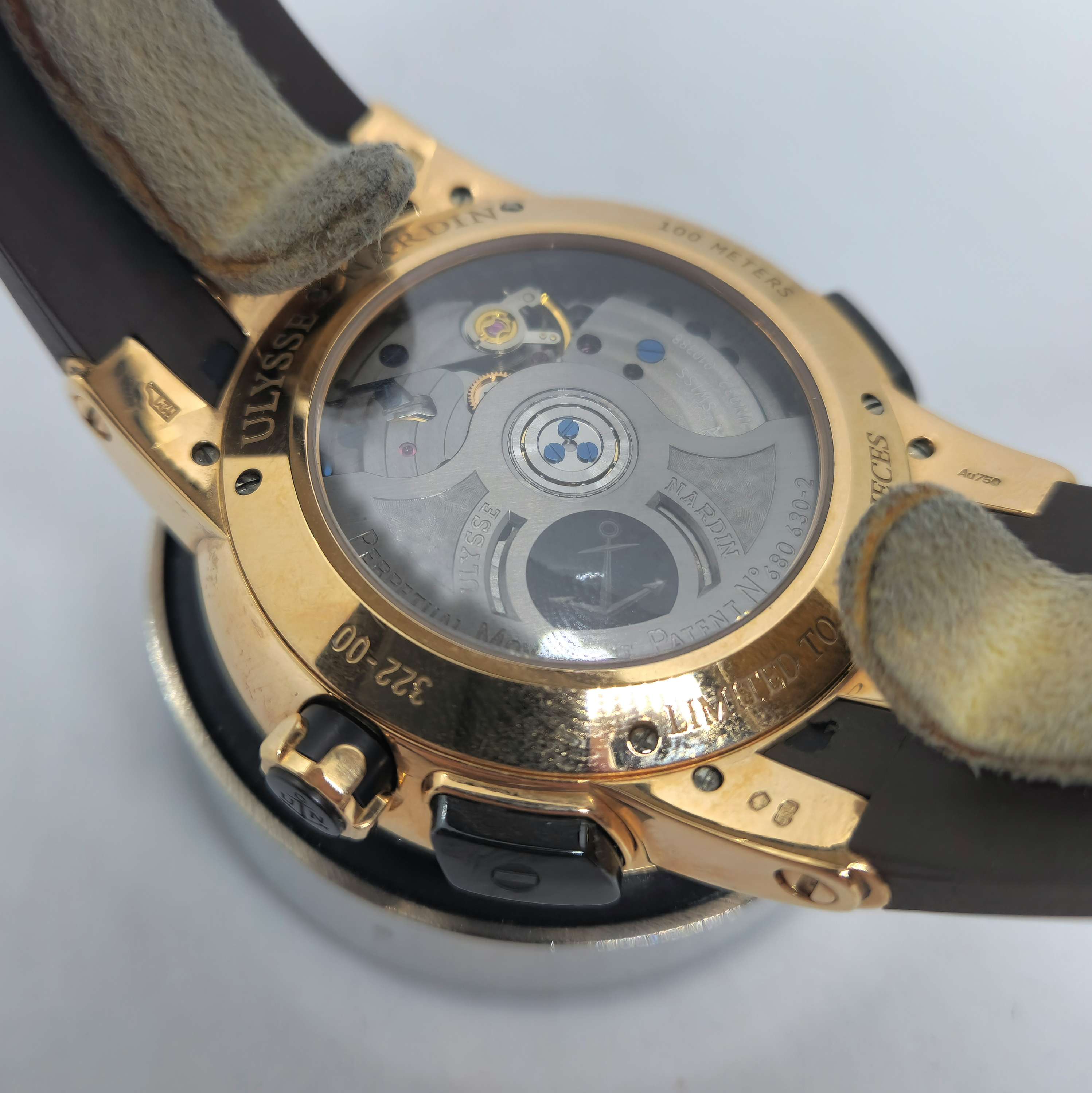 Ulysse Nardin Black Toro GMT Calendario Perpetuo — Joyería Recoleta