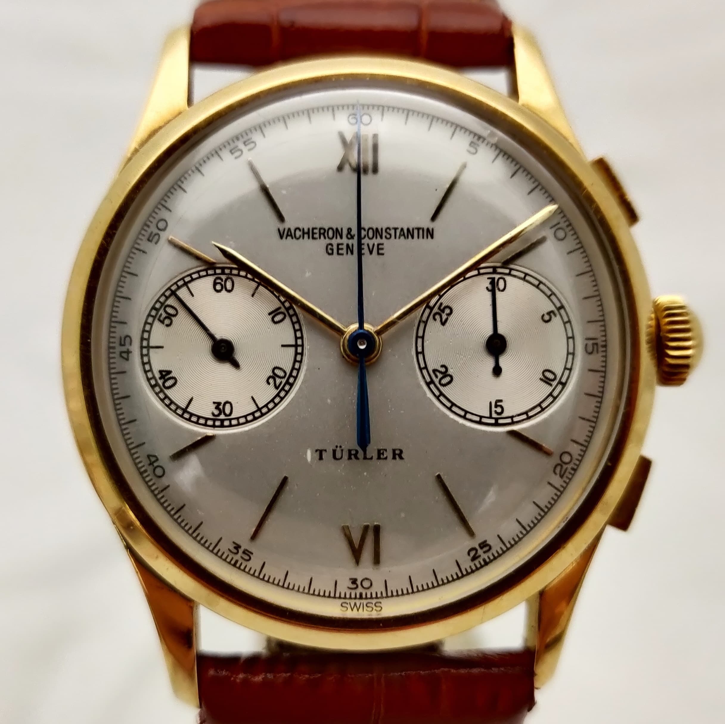 Reloj cronógrafo Vacheron & Constantin oro amarillo con subdiales y correa marrón en Joyería Recoleta
