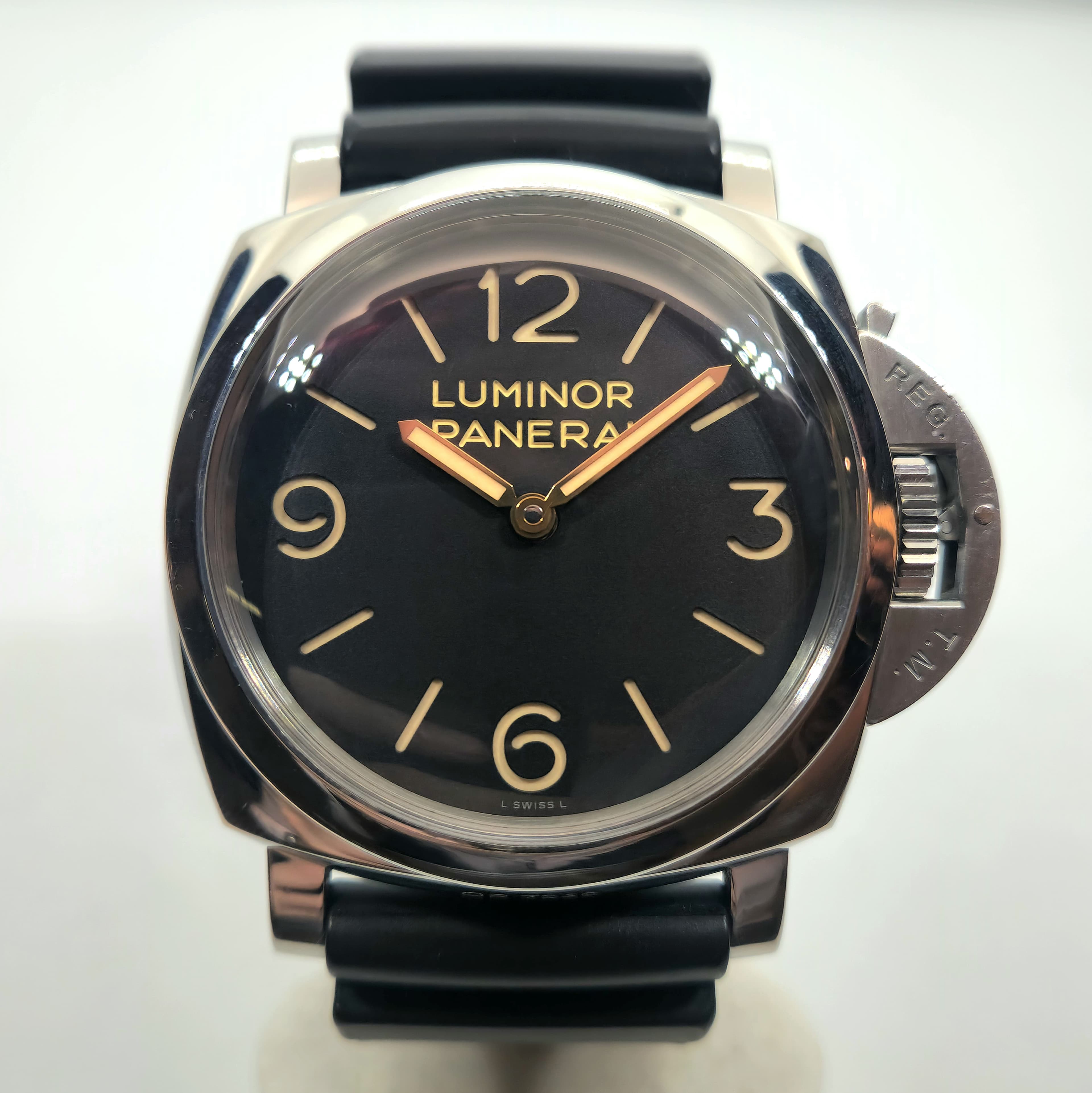 Reloj Panerai Luminor PAM00372 acero inoxidable dial negro índices dorados correa caucho en Joyería Recoleta