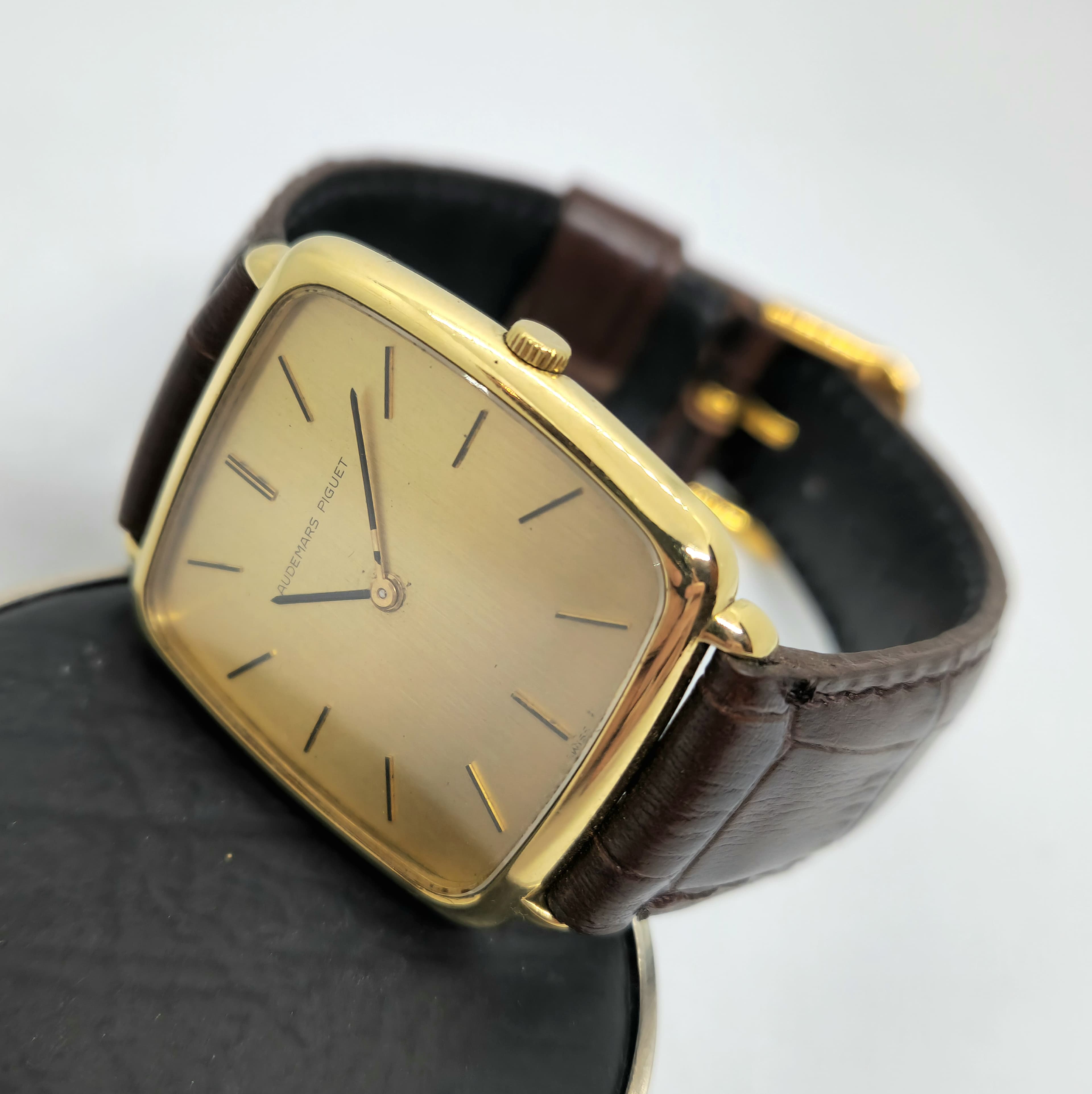Audemars Piguet Cushion Oro — Joyería Recoleta