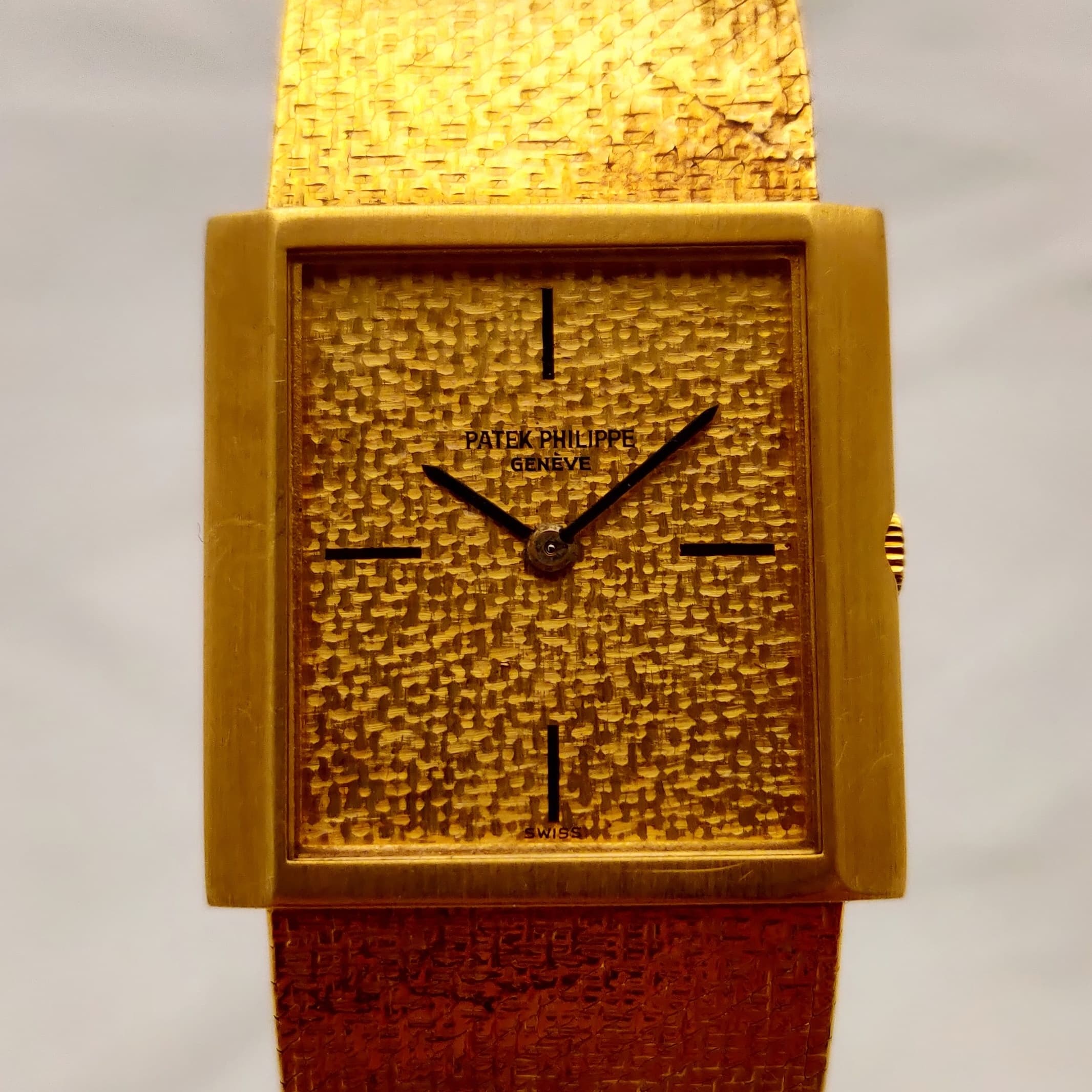 Reloj Patek Philippe Ref. 3491 en oro amarillo 18k con dial texturado tipo lino en Joyería Recoleta