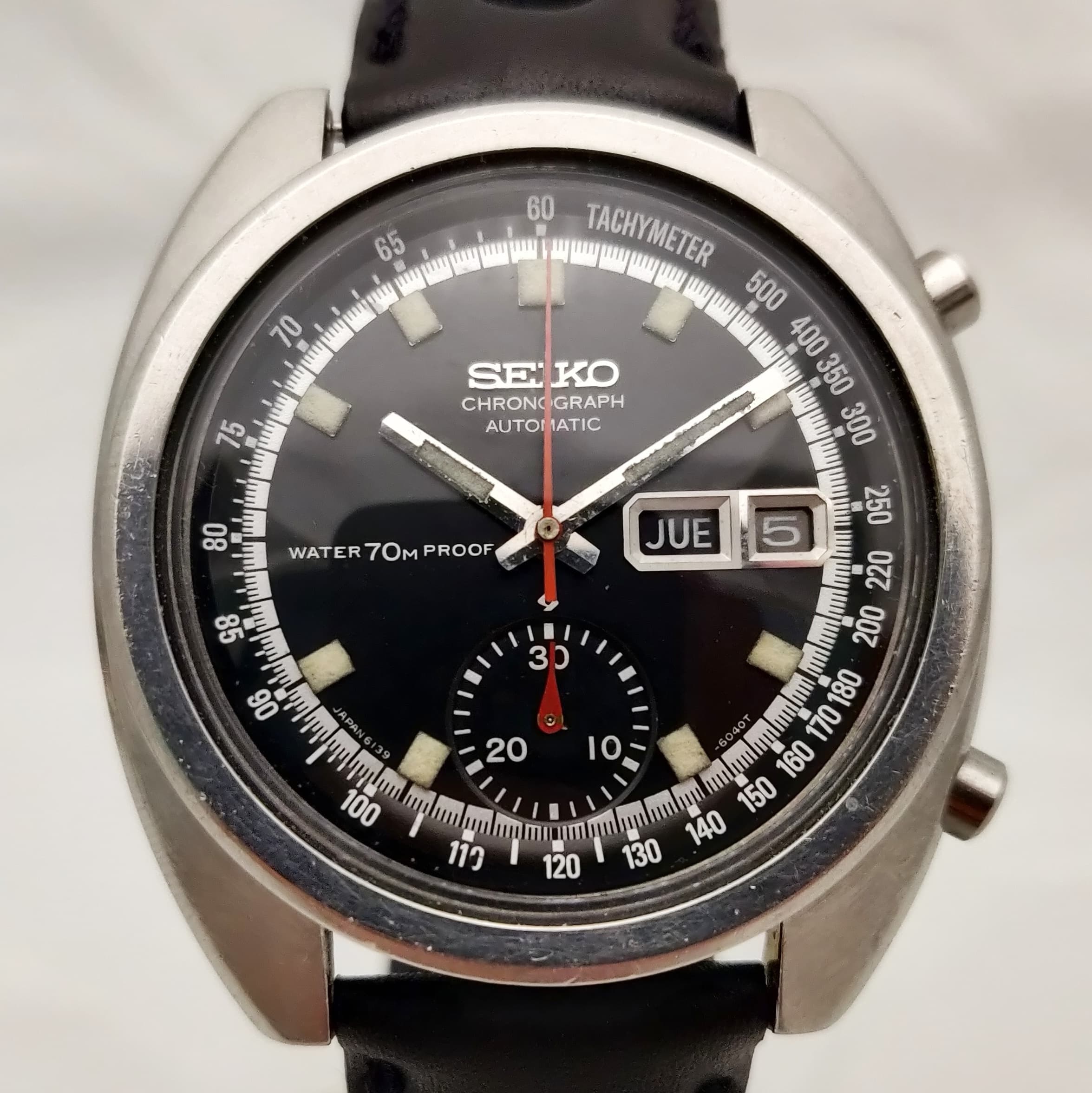 Reloj Seiko cronógrafo automático acero negro taquímetro día fecha vintage en Joyería Recoleta
