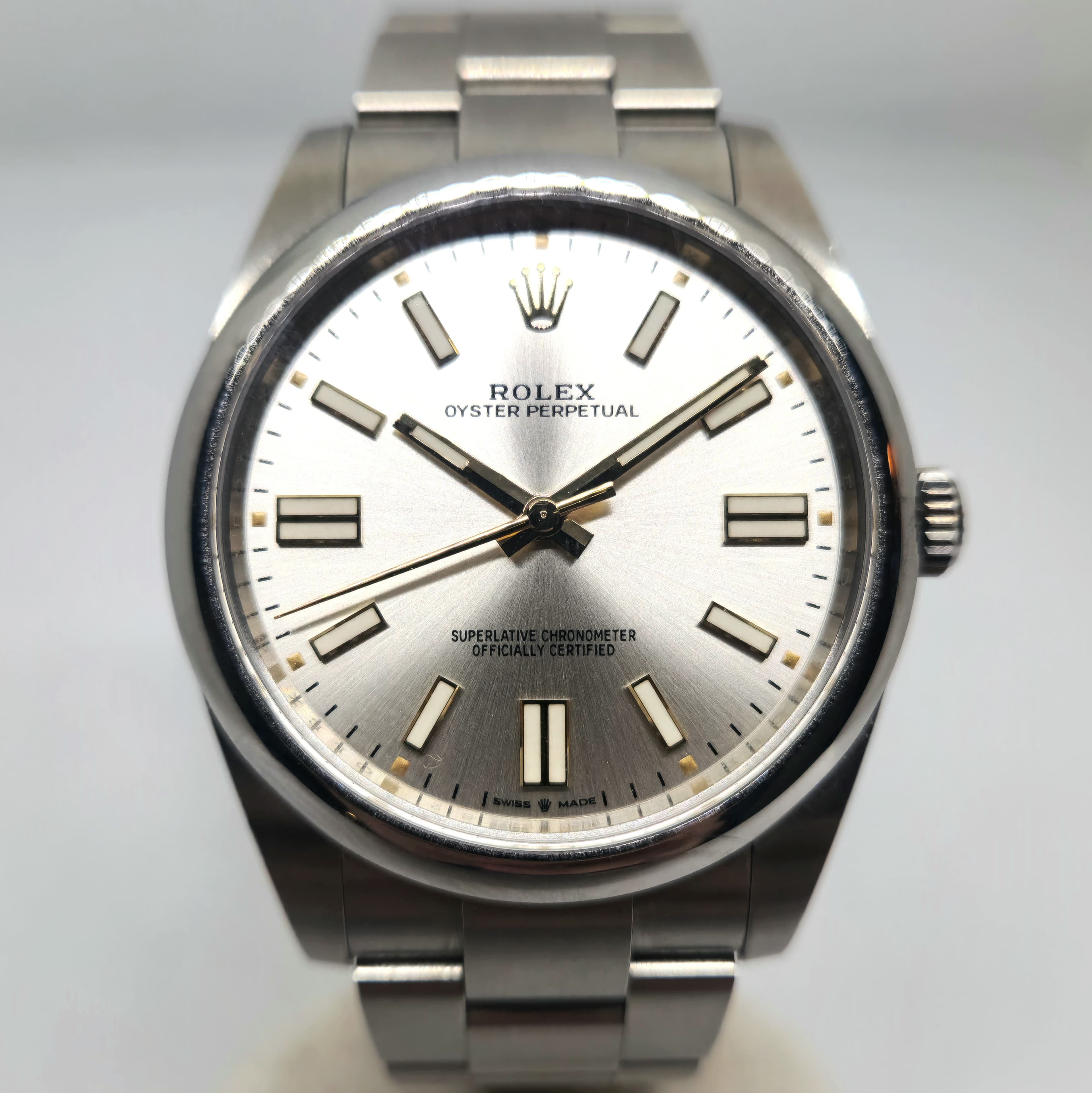 Rolex Oyster Perpetual ref. 124300 Gris - Relojes Exclusivos BA