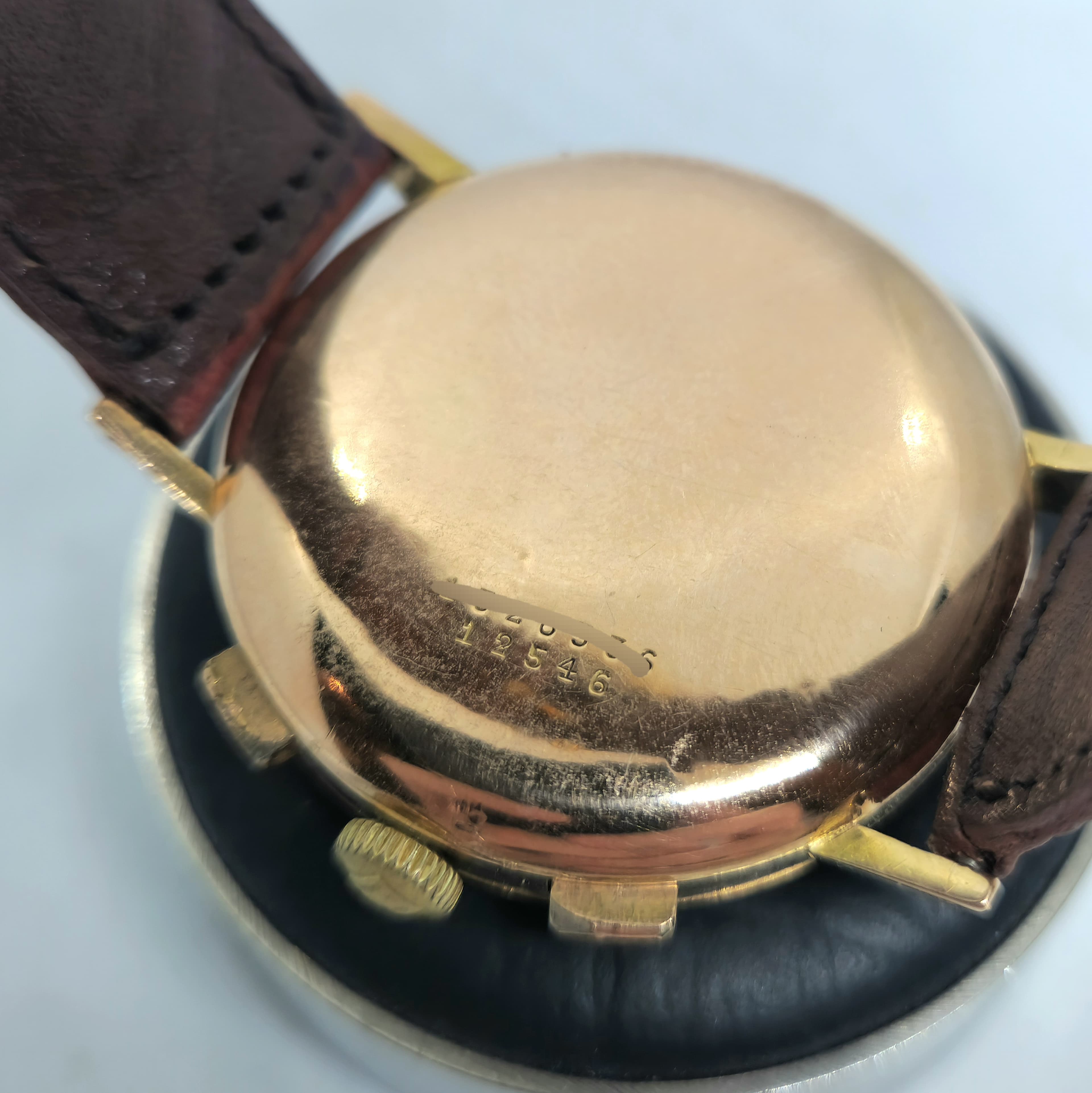 Universal Uni-Compax Oro — Joyería Recoleta