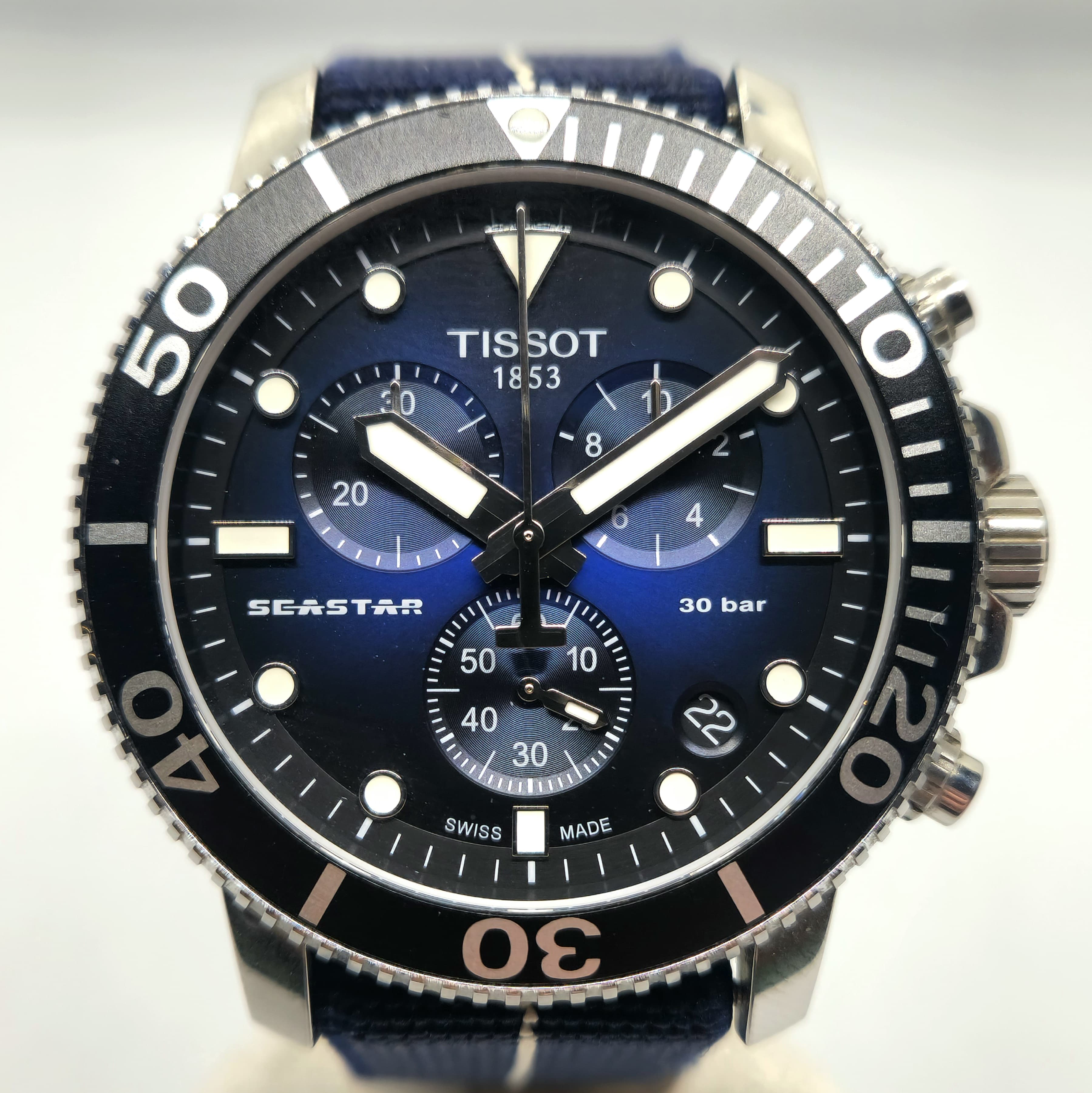 Reloj Tissot Seastar 1000 Chrono acero azul con bisel negro y cronógrafo en Joyería Recoleta