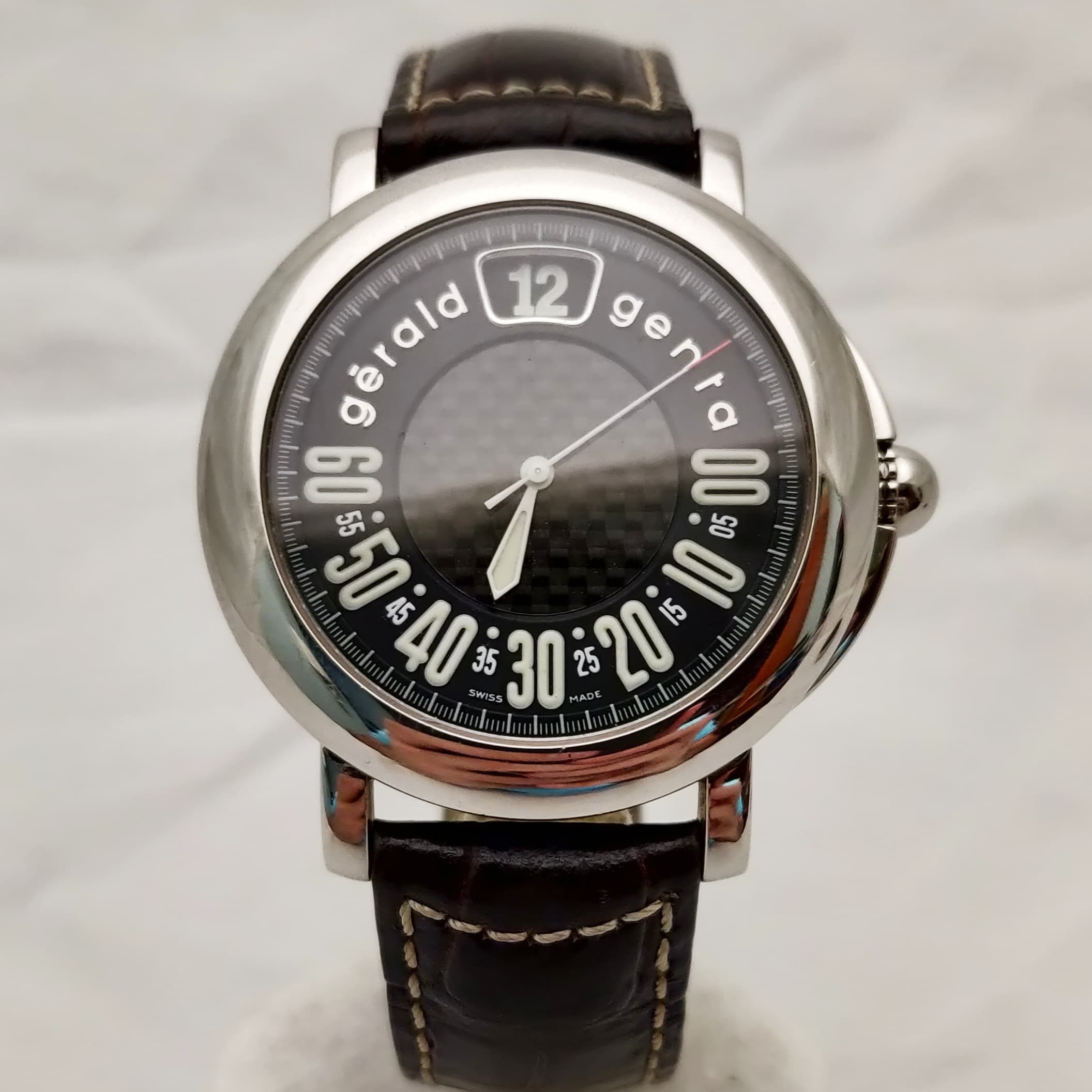 Reloj Gerald Genta RetroSport acero inoxidable dial carbono retrograde en Joyería Recoleta