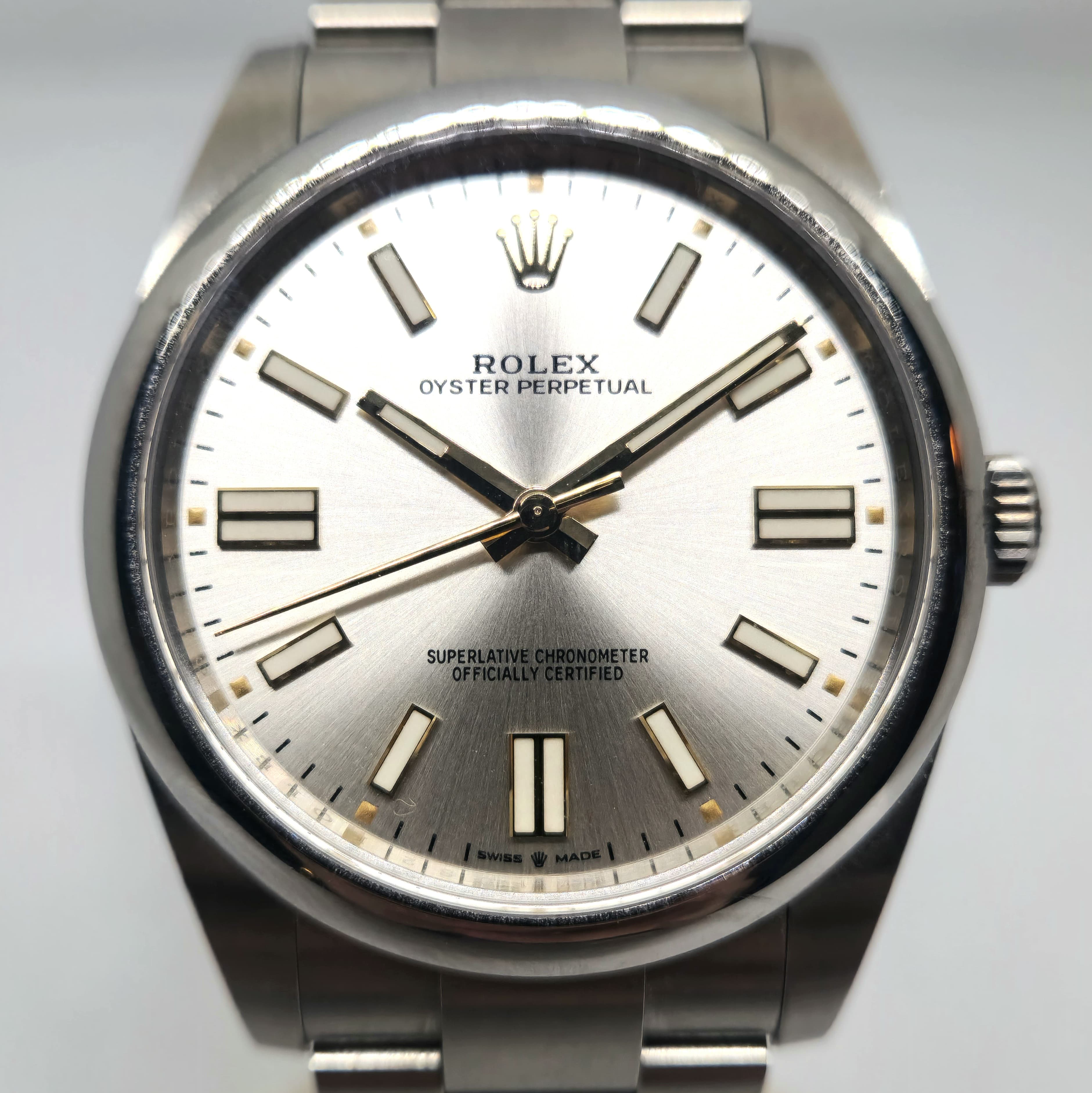 Rolex Oyster Perpetual ref. 124300 Gris - Relojes Exclusivos BA
