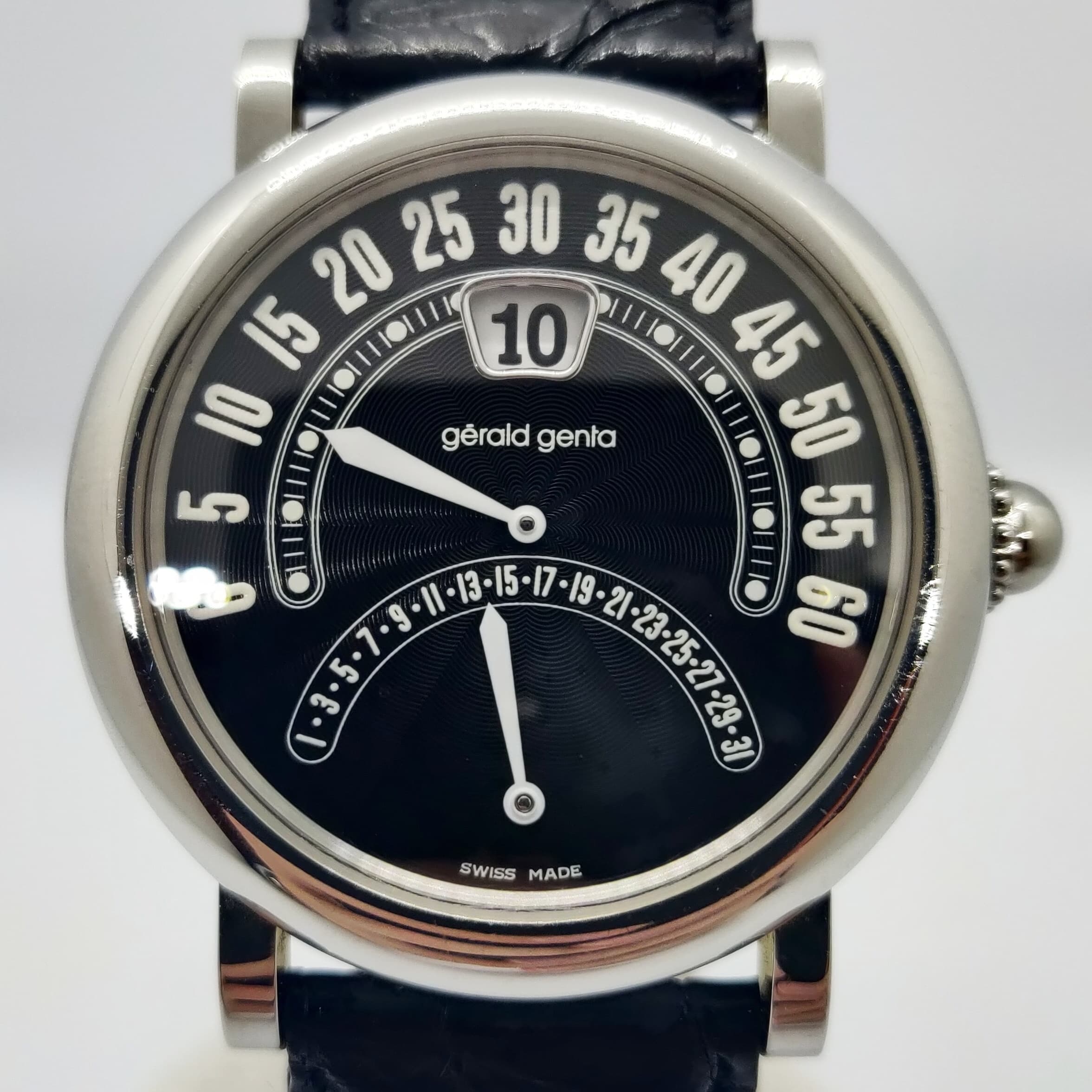 Reloj Gerald Genta Retro Sport en acero con dial negro y doble escala retrógrada en Joyería Recoleta
