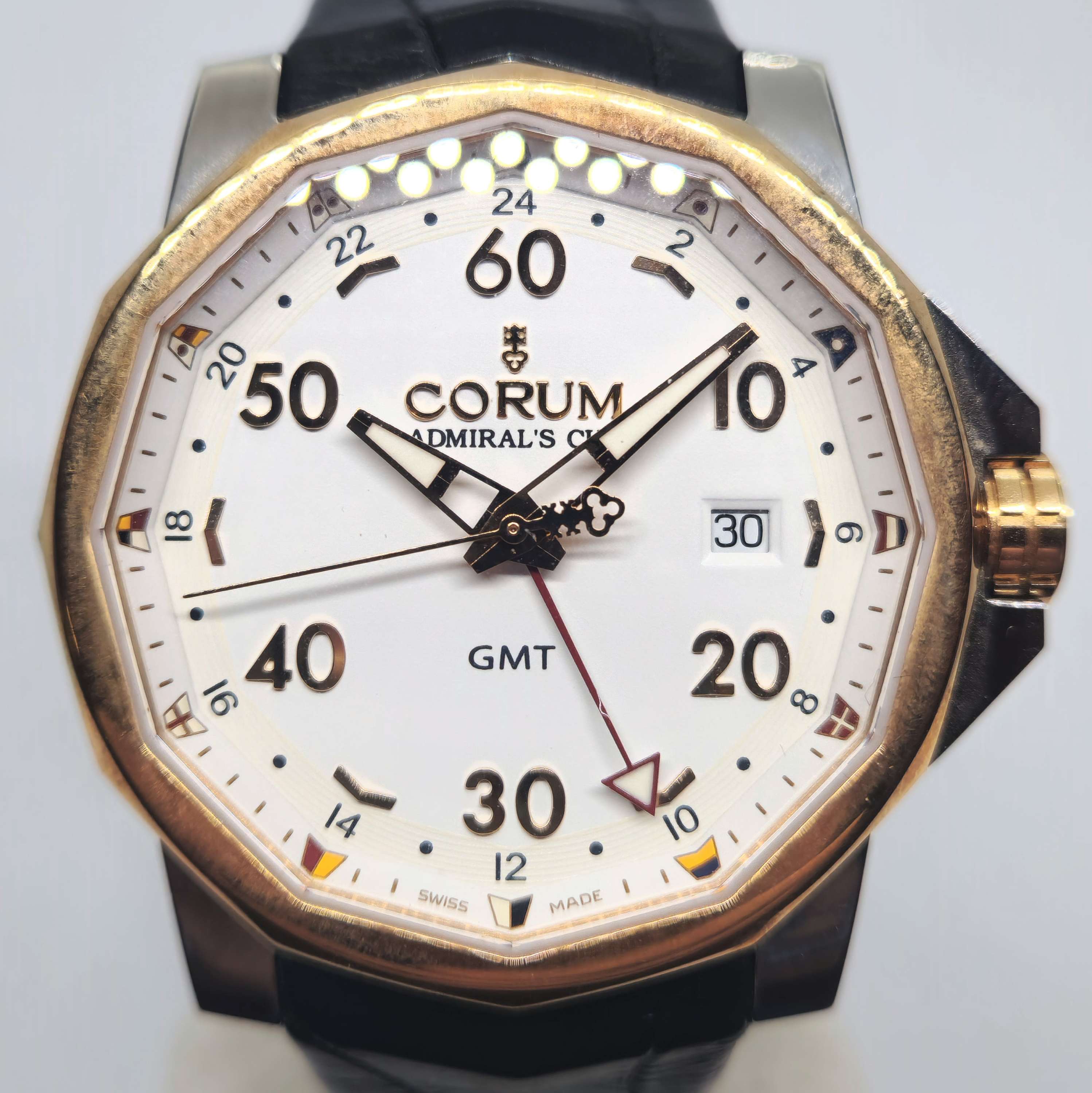 Reloj Corum Admiral's Cup GMT combinado oro rosa y acero con dial blanco en Joyería Recoleta